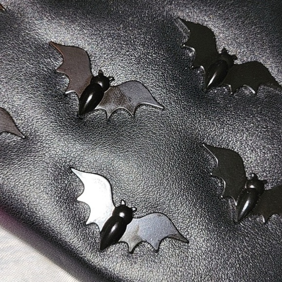 NWT BetseyJohnson Black Bat Embossed Clutch - Picture 3 of 5